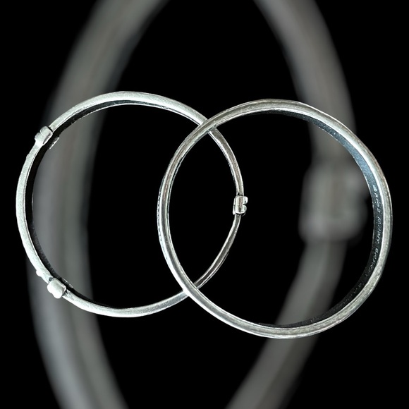 🎭 ARTISAN Set of 2 Pewter Bracelets - Sold as a set. - Picture 2 of 10